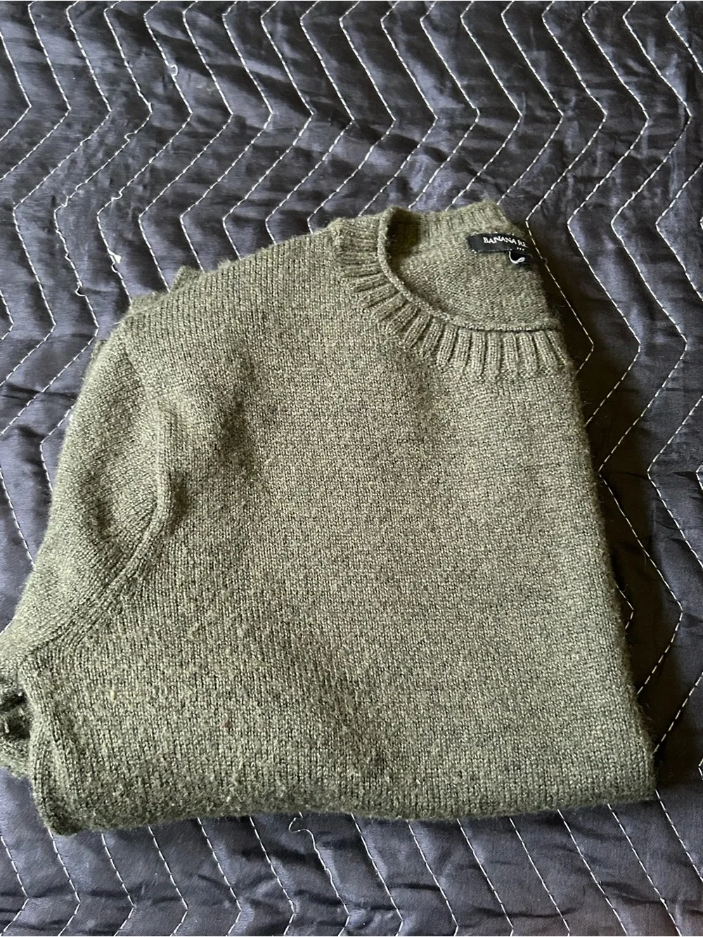 Banana Republic Men's Crewneck Sweater in Olive Green
